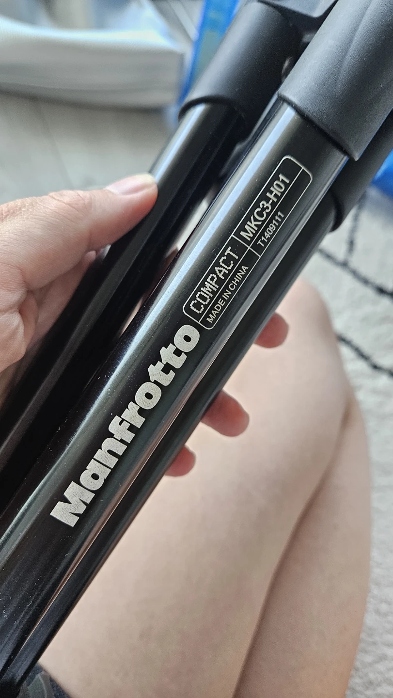 Manfrotto Compact MKC3-H01 Tripod - photo 2