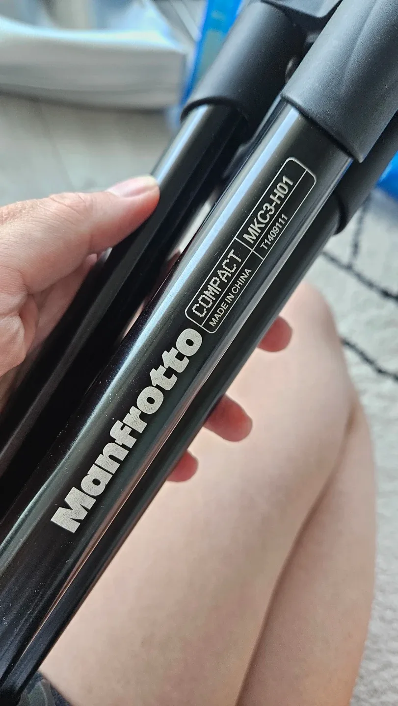 Manfrotto Compact MKC3-H01 Tripod - photo 2