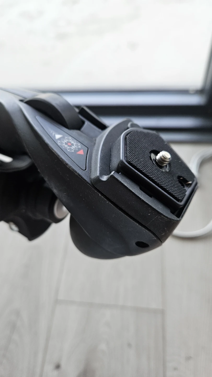 Manfrotto Compact MKC3-H01 Tripod - photo 4