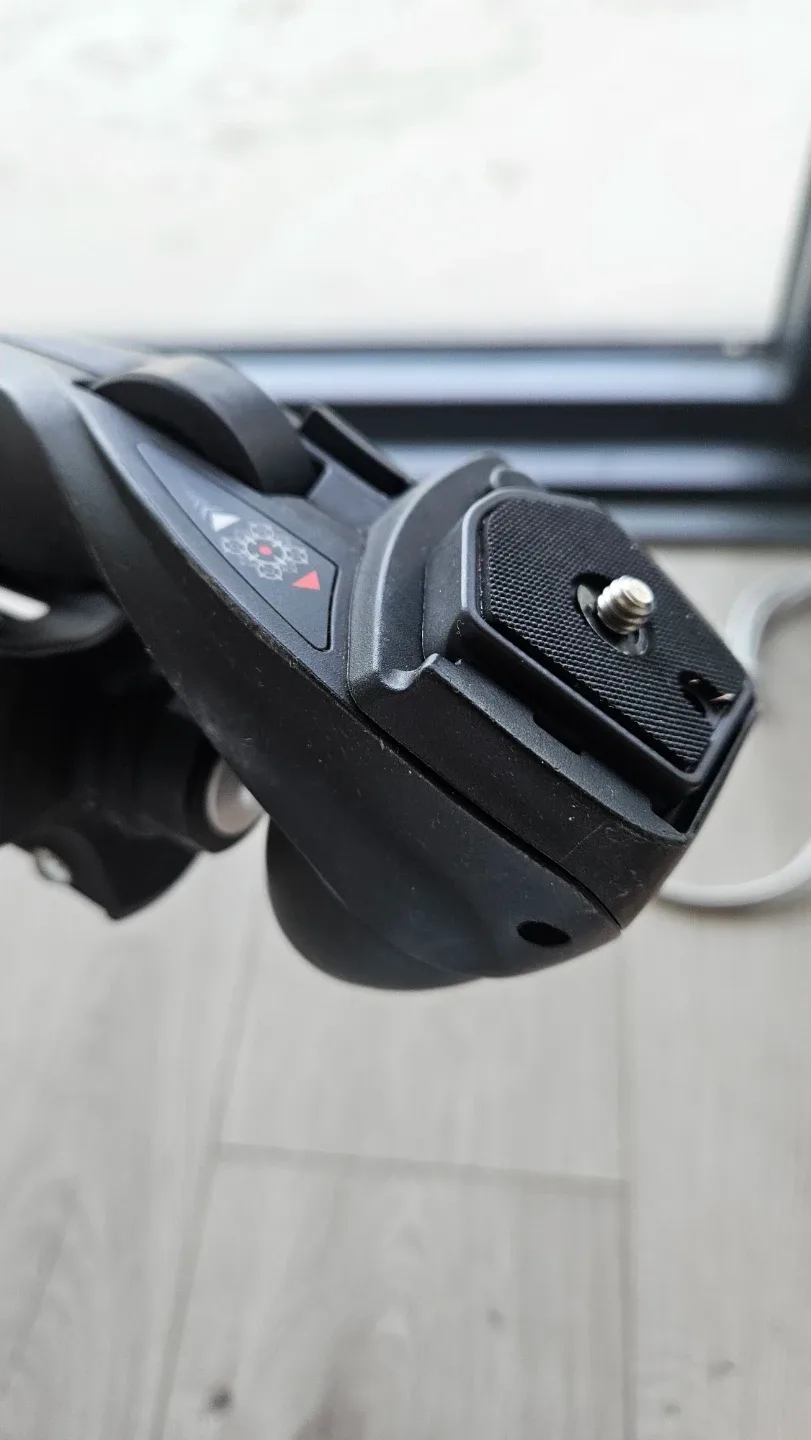 Manfrotto Compact MKC3-H01 Tripod - photo 4
