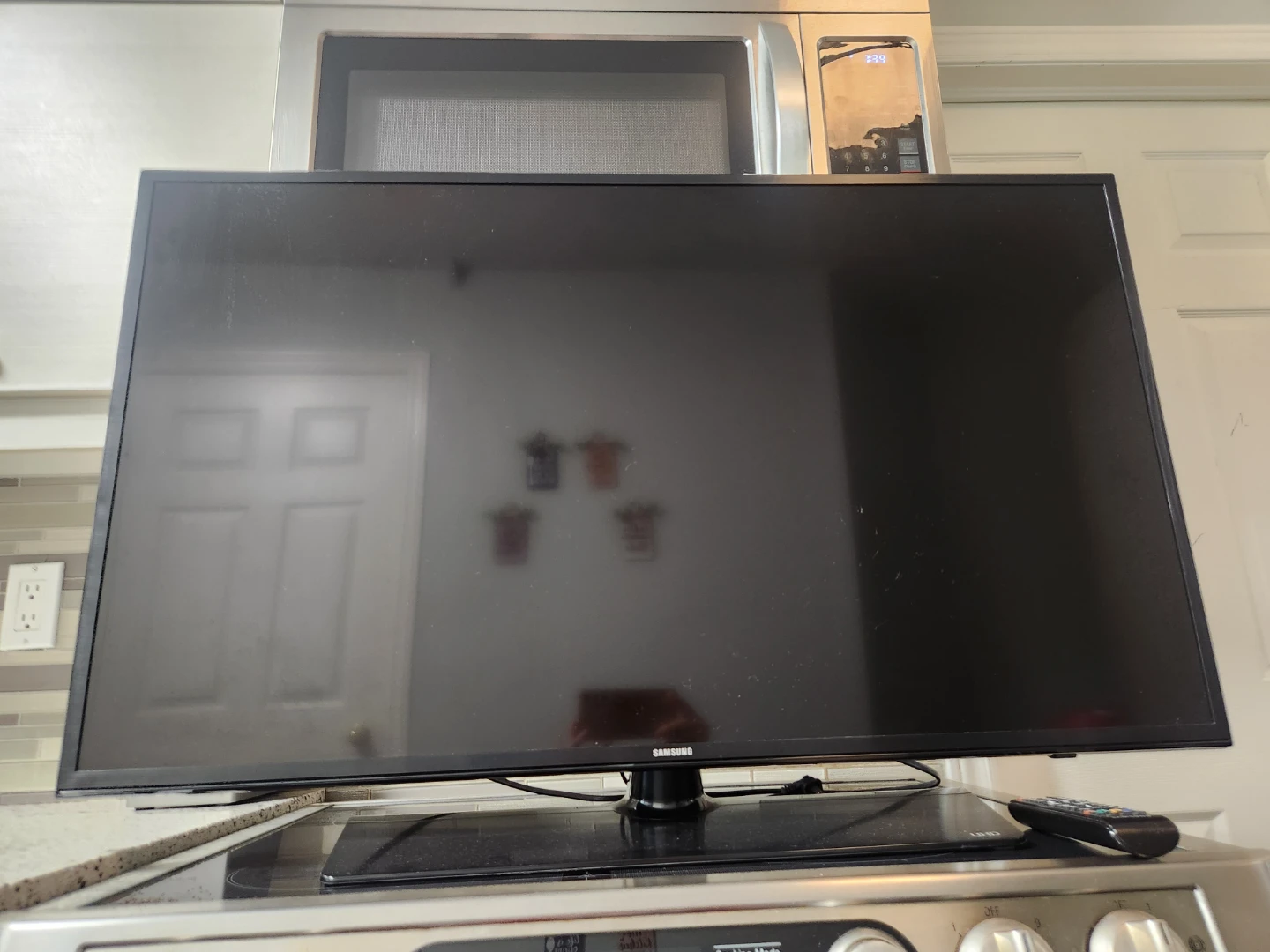 Samsung UN40J5205AFXZ 40" Smart LED TV - photo 2