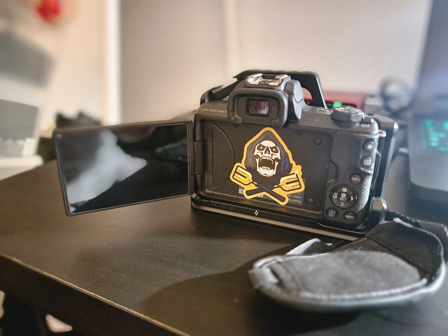Canon EOS M50 Mark II Camera with lens and cage - photo 2
