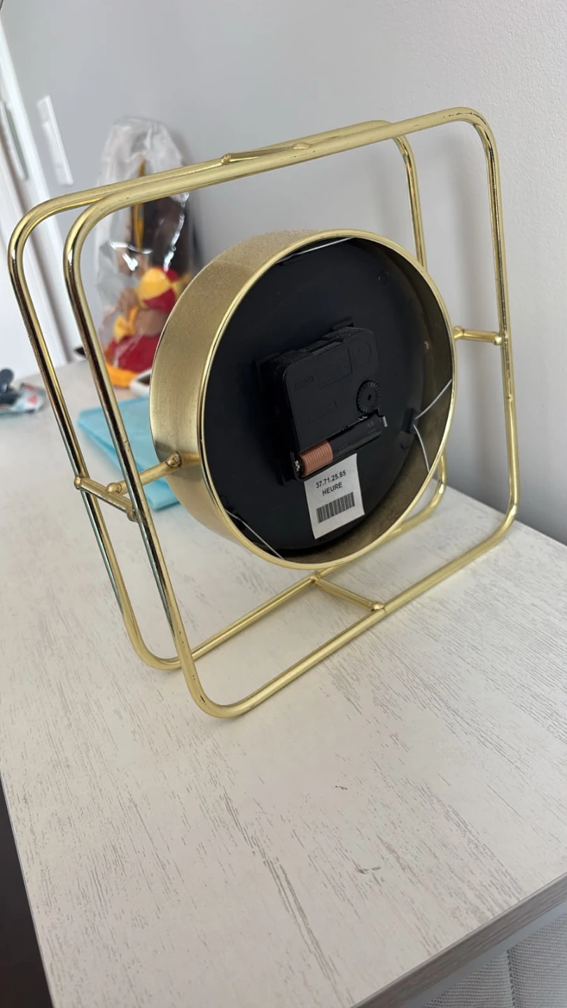 Gold Metal Frame Table Clock - photo 3