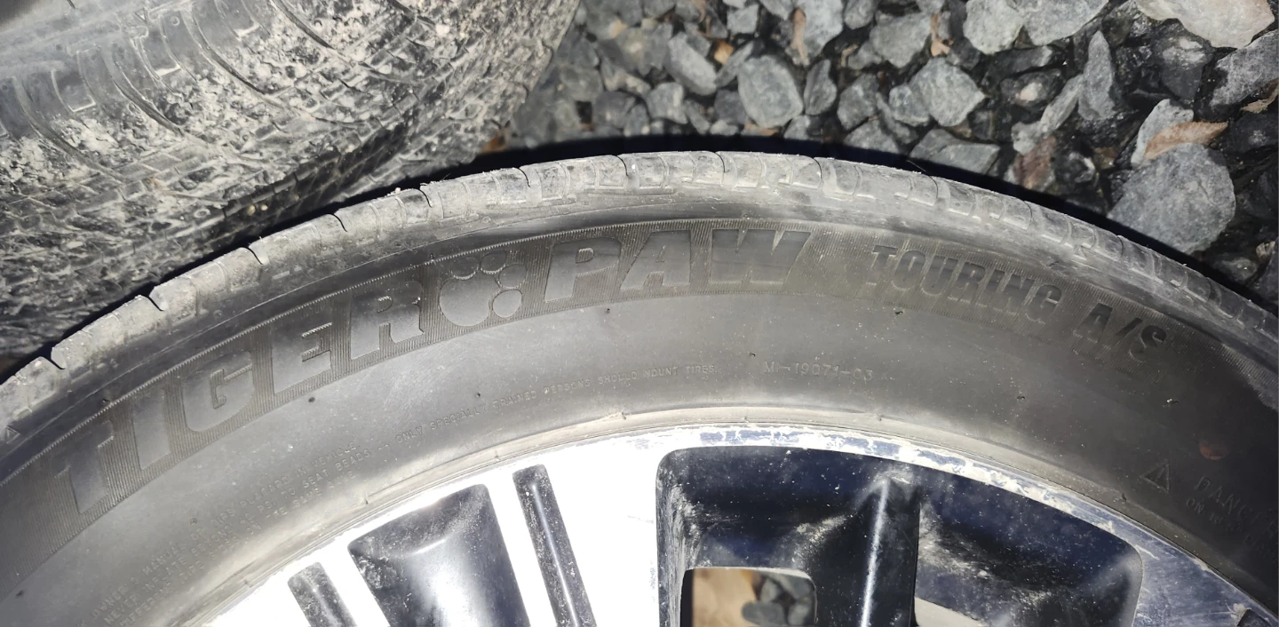 225 55 R18 All Season Tires And OEM rims 4 pcs - photo 4