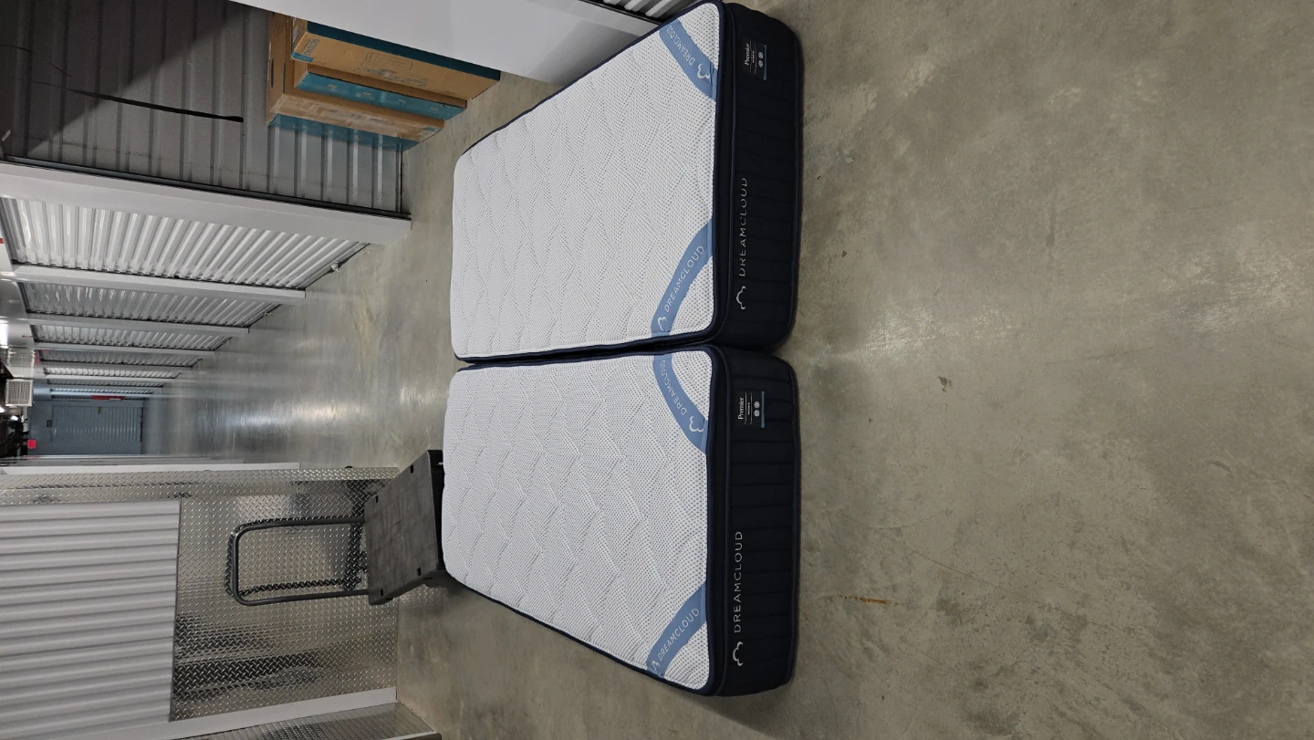 TWIN XL ( x2) or SPLIT KING mattresses