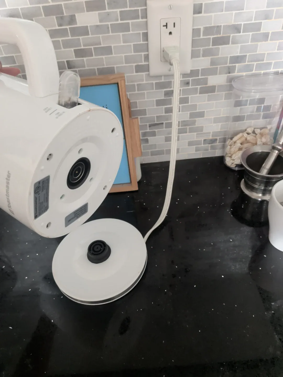 Toastmaster Electric Kettle White 1.7L - photo 4