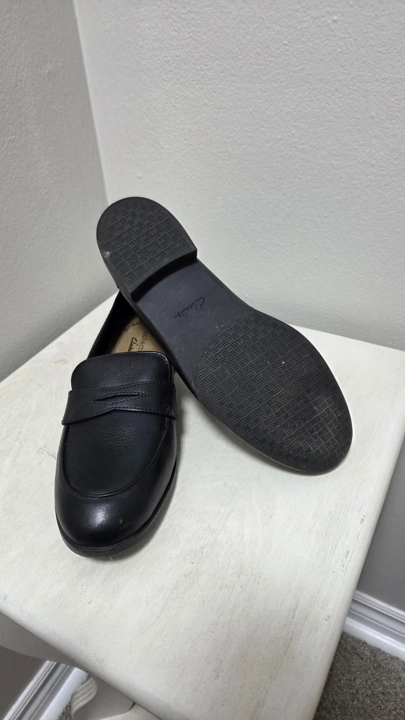 Clarks Black Leather Loafers 6.5 w - photo 3