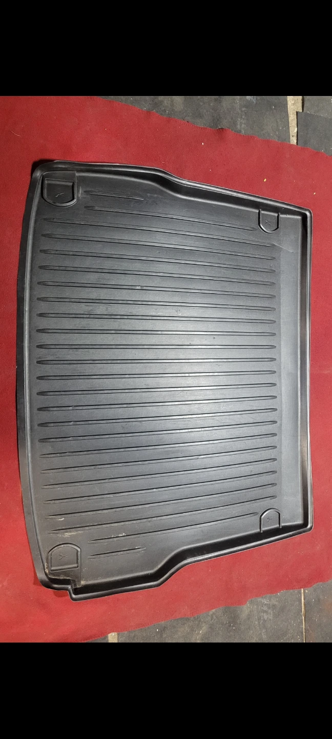 2014  USED TRUNK LINER  AUDI Q5