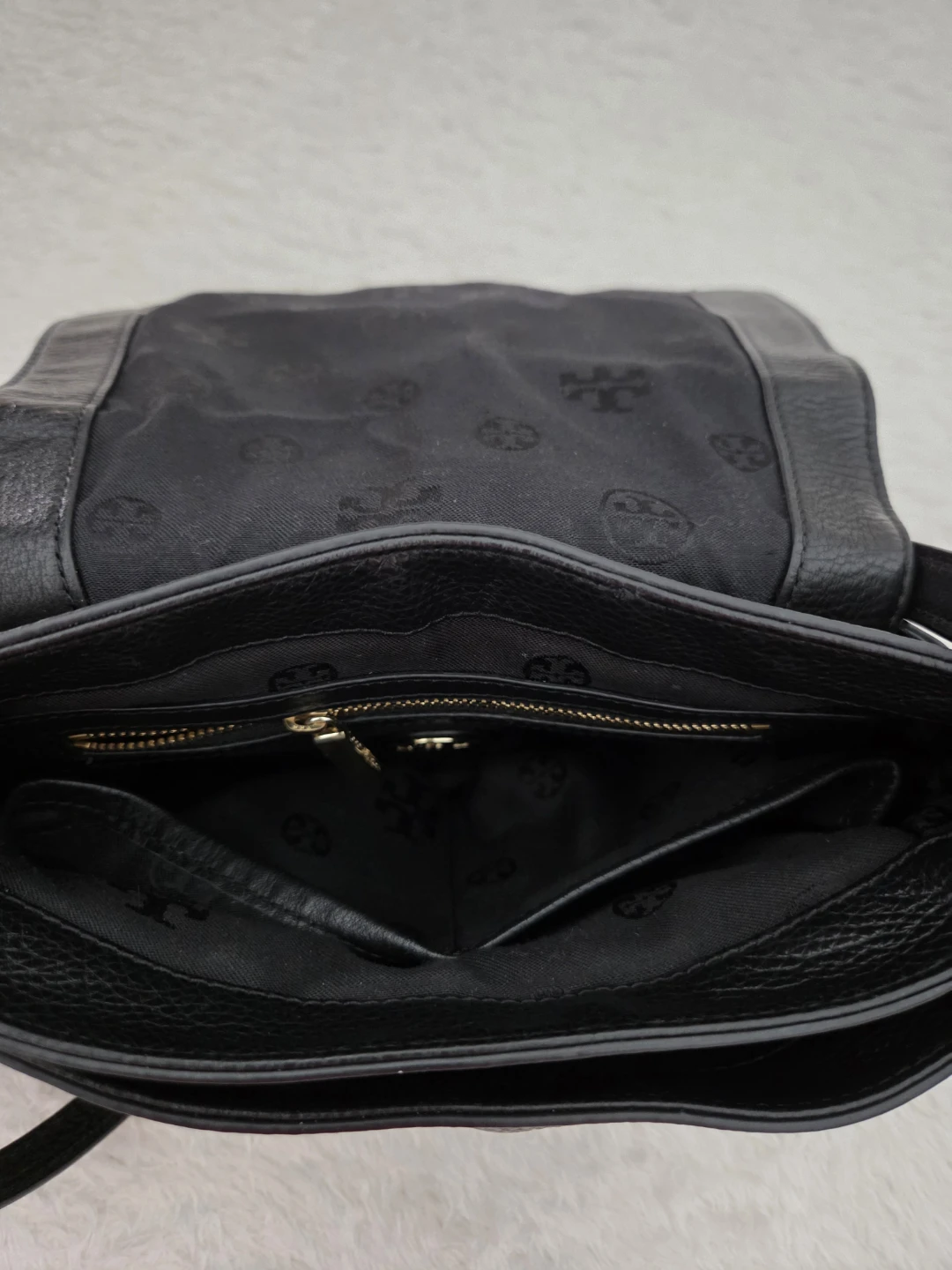 Tory Burch Black Leather Kira Chevron Small Flap Bag - photo 2