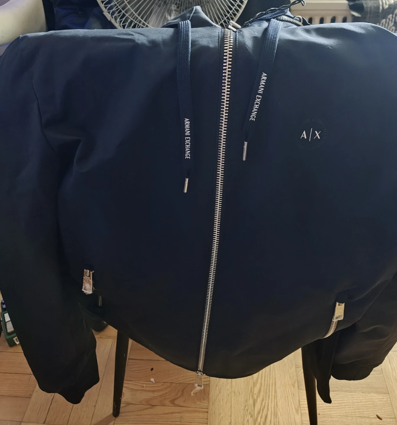 Awesome Armani men's jacket large. worn once.! - photo 2