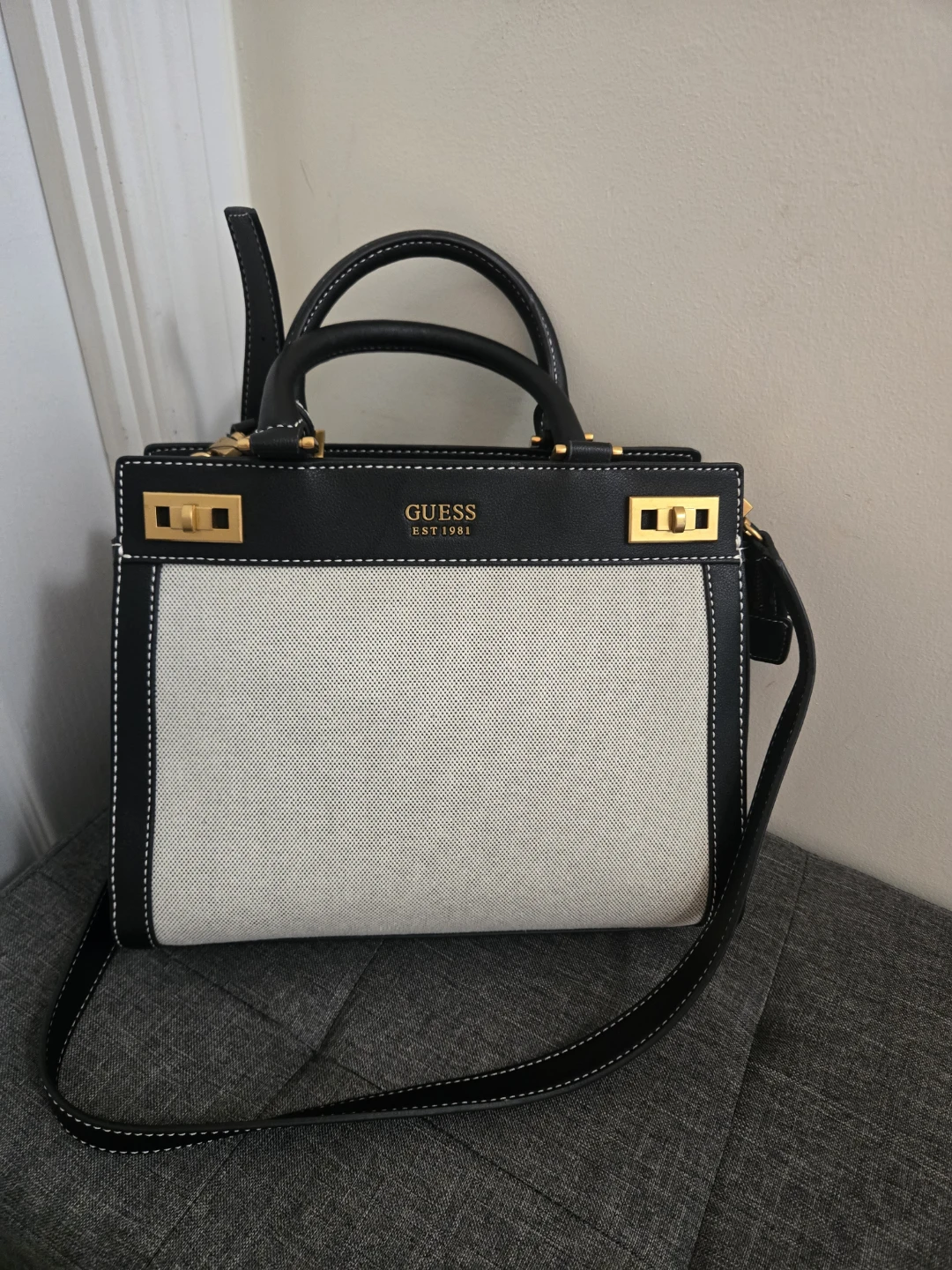 NEVER USED: Tote Handbag Black White