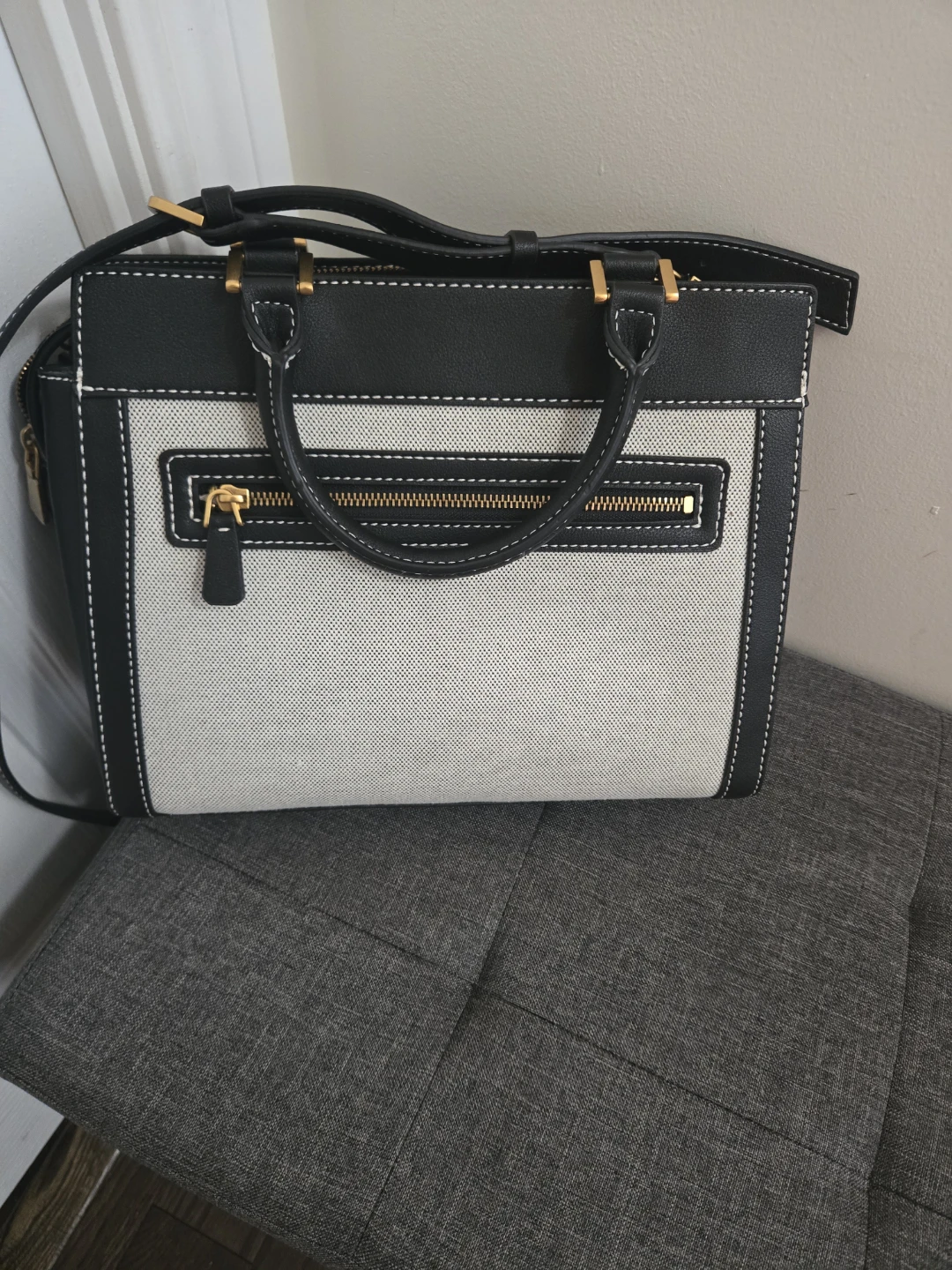 NEVER USED: Tote Handbag Black White - photo 3