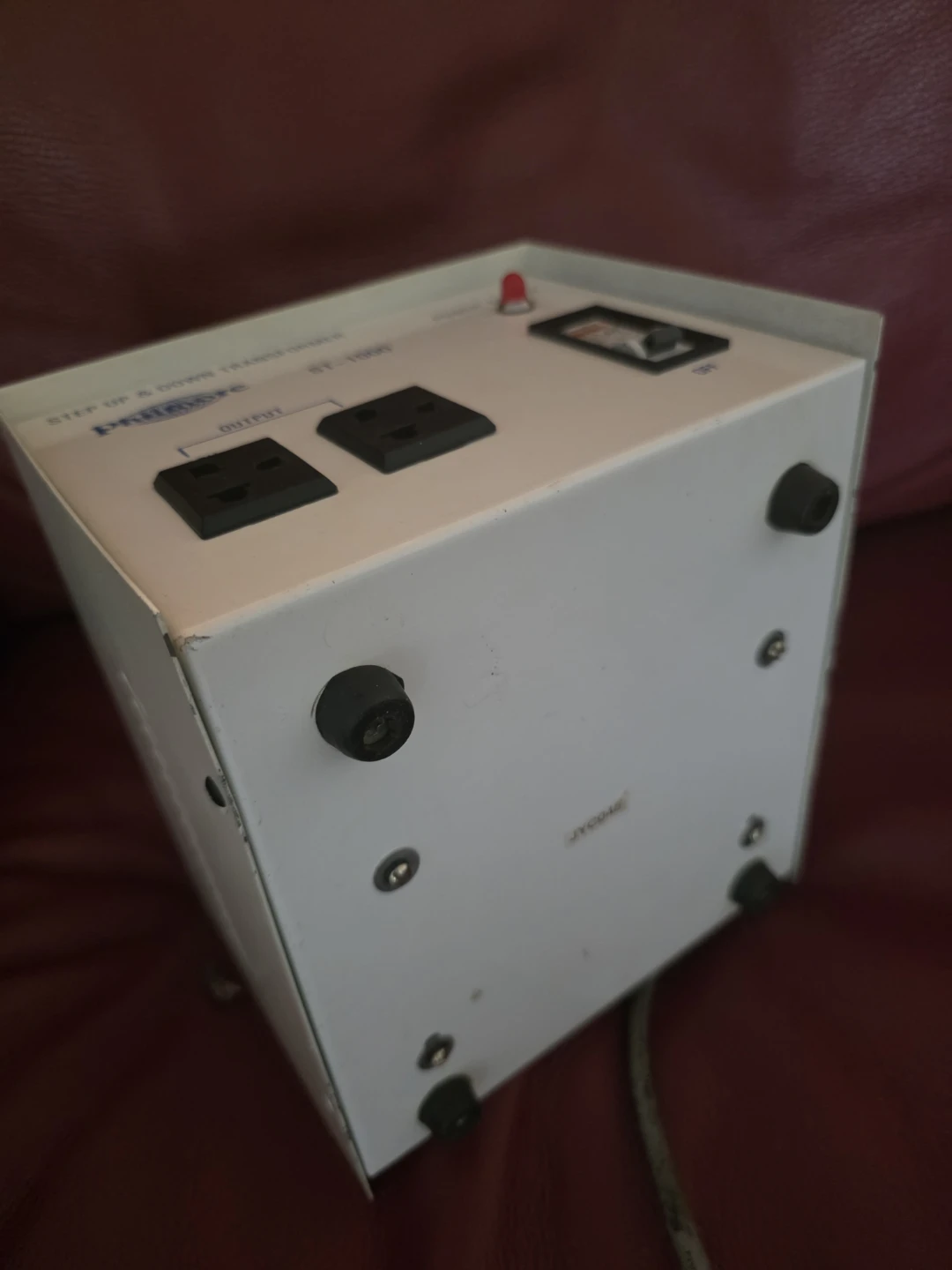 Philmore ST-1000 Step Up & Down Transformer - photo 4