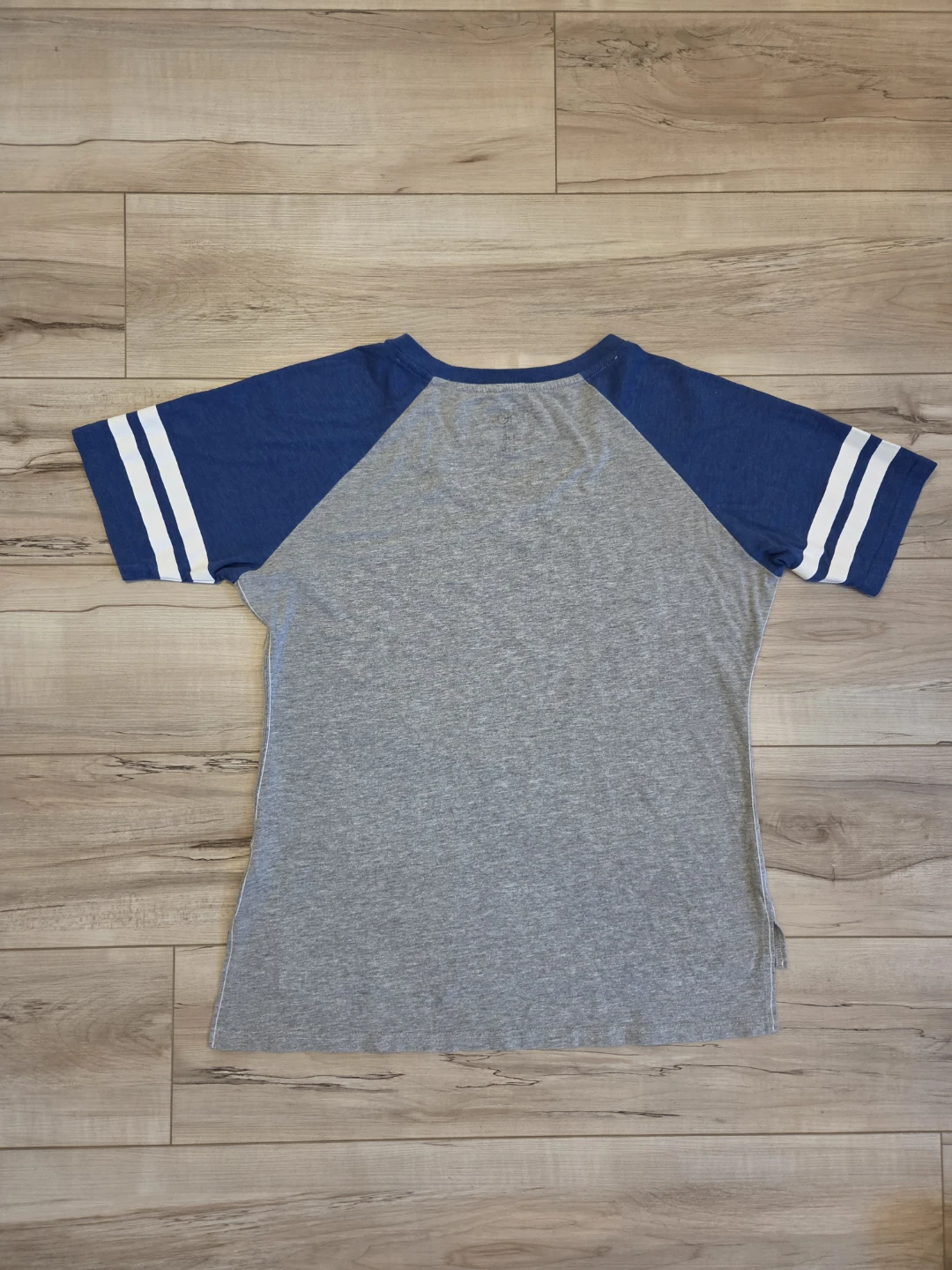 4Her by Carl Banks Chicago Cubs Baseball T-Shirt - Size L - photo 3
