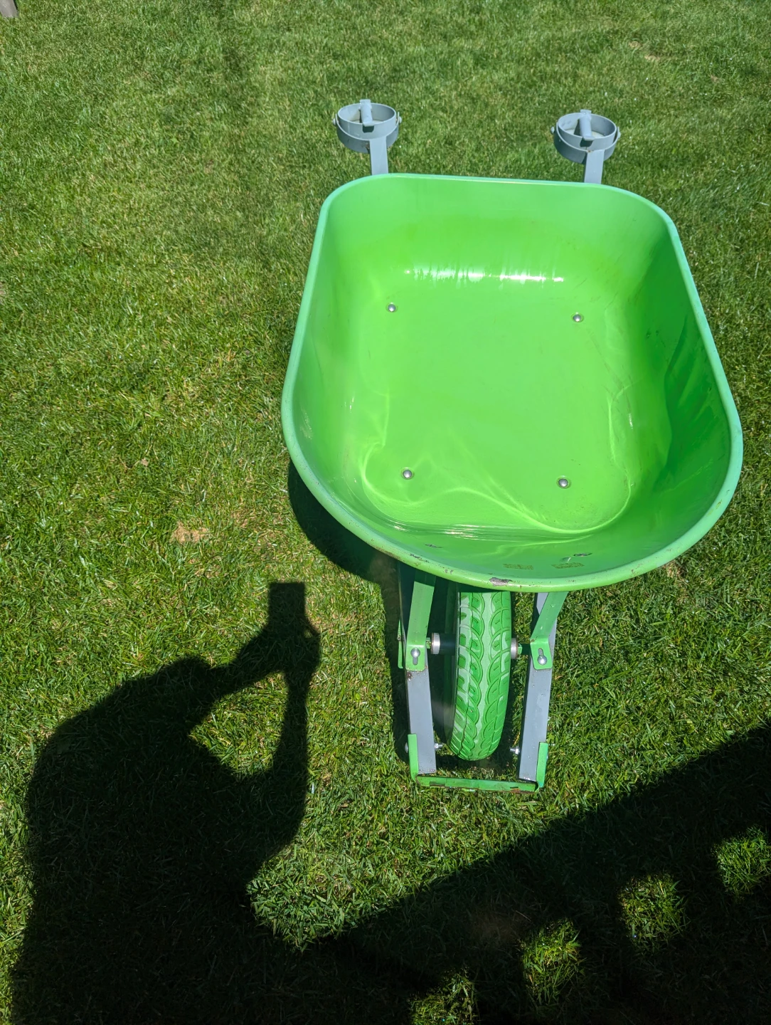 Pivot-All Wheelbarrow - photo 2
