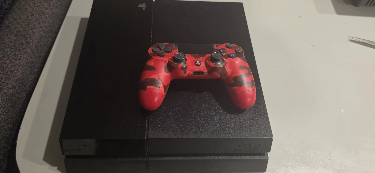 PlayStation 4 (PS4) Console with Camo Controller