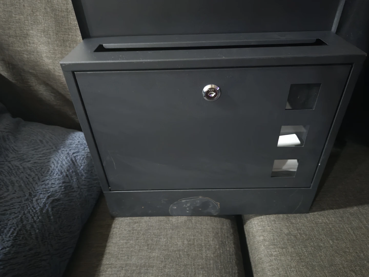 Locking Mailbox with Key and Mounting Hardware