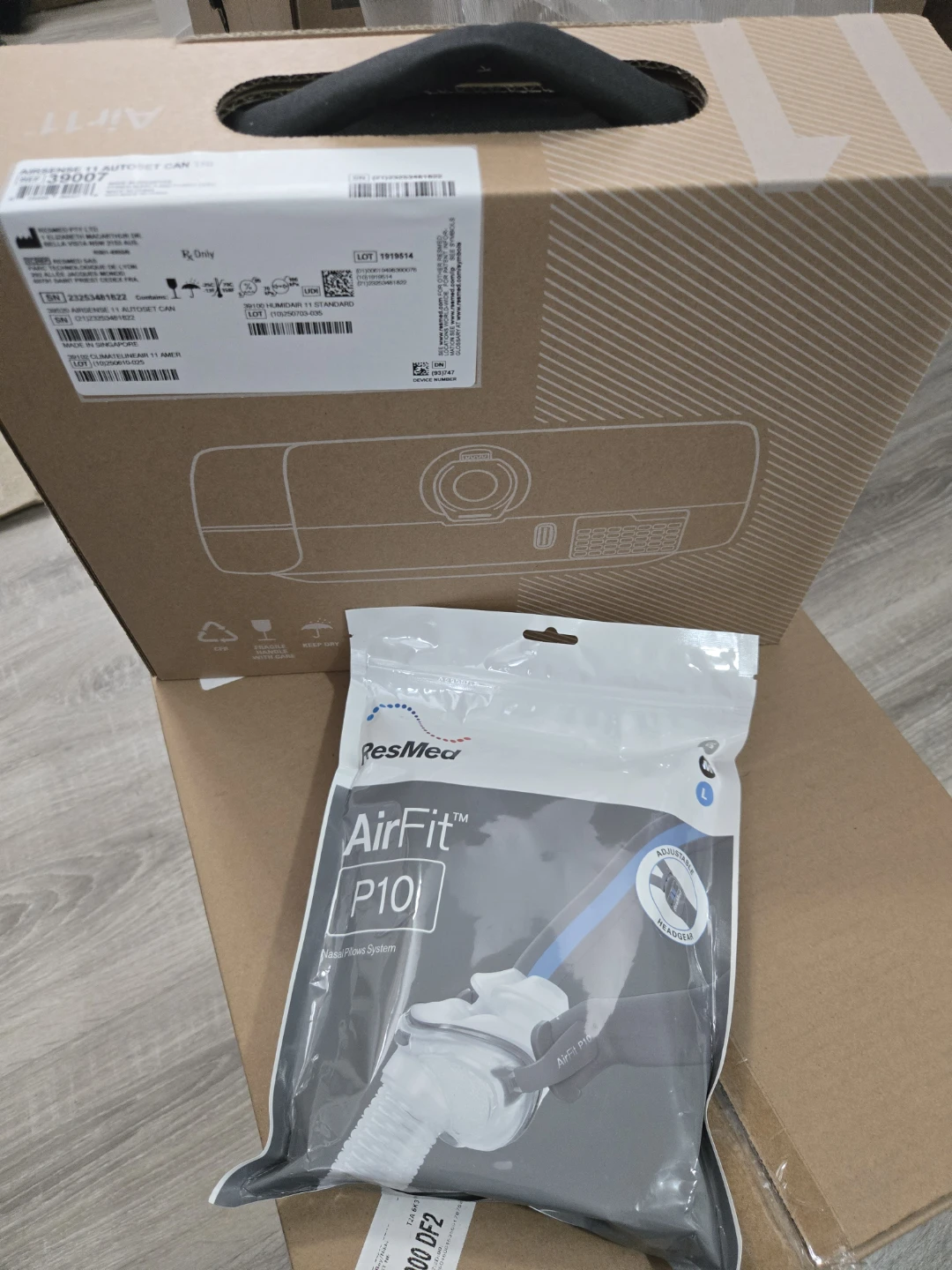 ResMed AirSense 11 Autoset w/ AirFit P10 Nasal Pillow Mask - photo 2