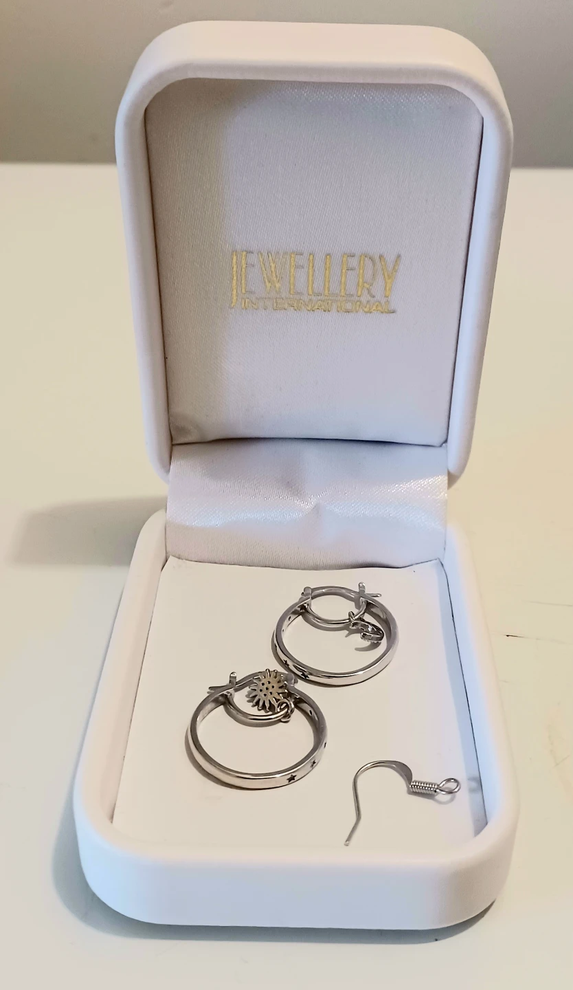Jewellery International Earrings