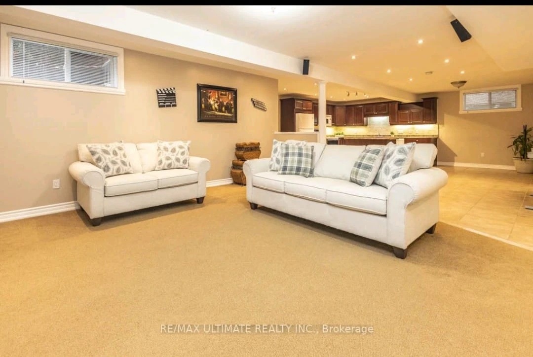 🏡 Spacious Open-Concept Basement Apartment for Rent – Pickering