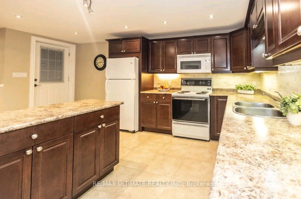 🏡 Spacious Open-Concept Basement Apartment for Rent – Pickering - photo 2