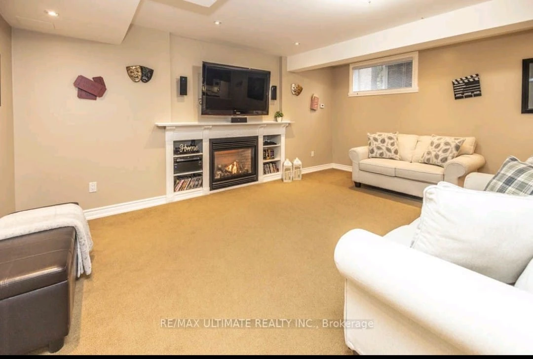 🏡 Spacious Open-Concept Basement Apartment for Rent – Pickering - photo 3