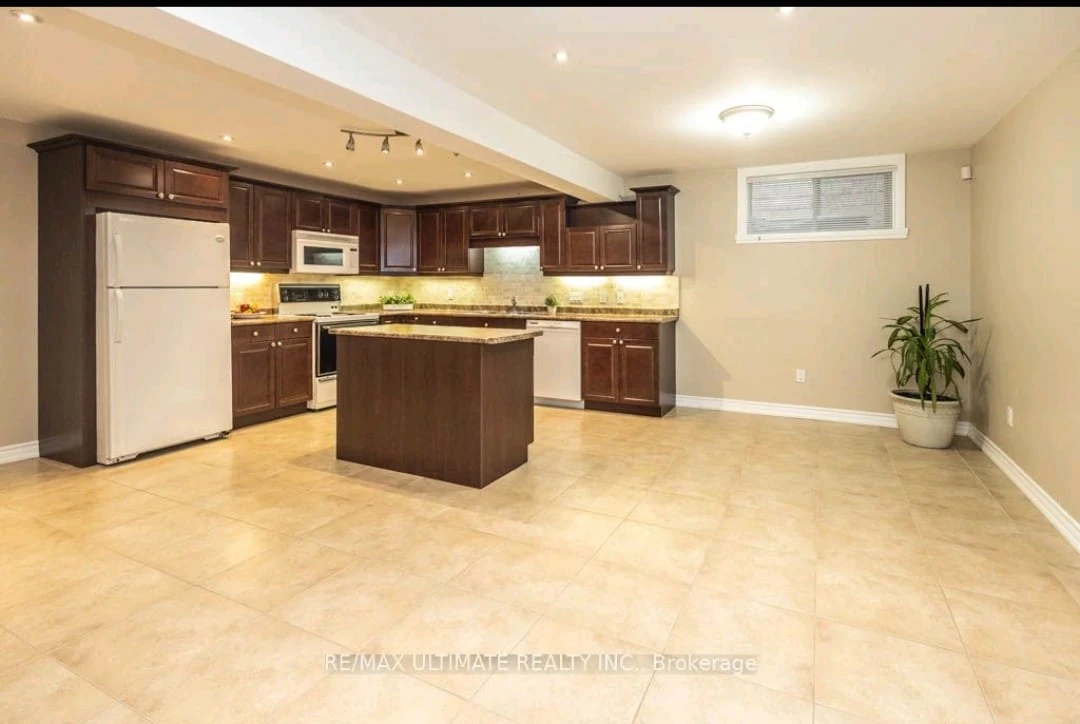 🏡 Spacious Open-Concept Basement Apartment for Rent – Pickering - photo 4