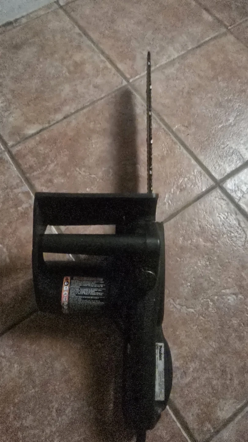 Yardworks electric chainsaw