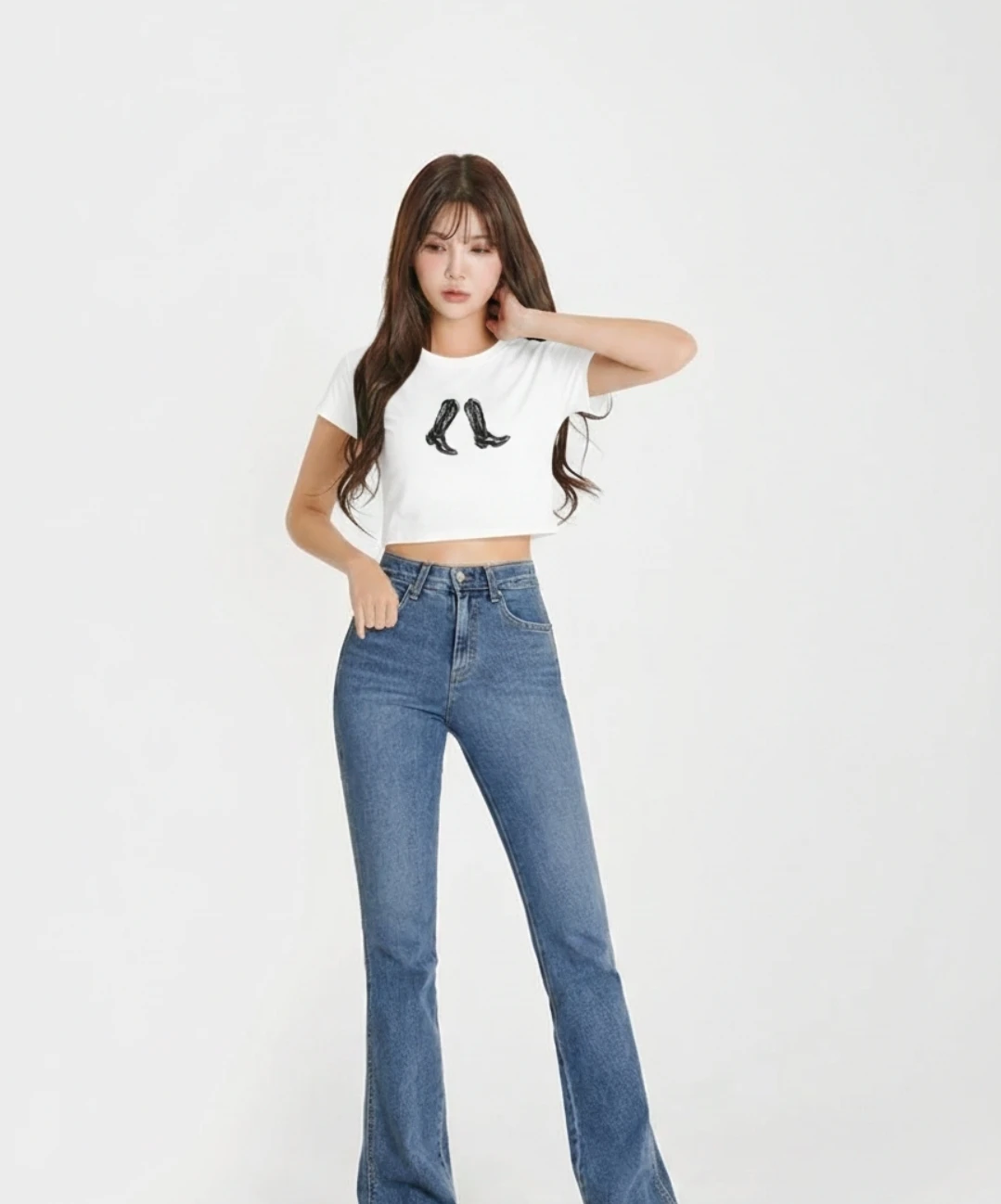 White cropped t-shirt with cowboy boot graphic