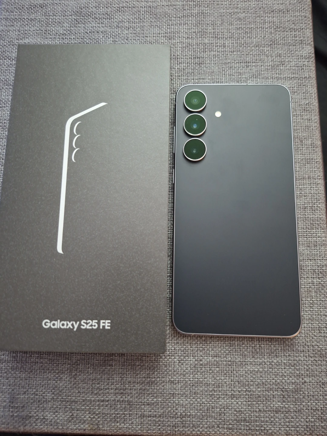 Samsung Galaxy S25 FE Smartphone open box unused
