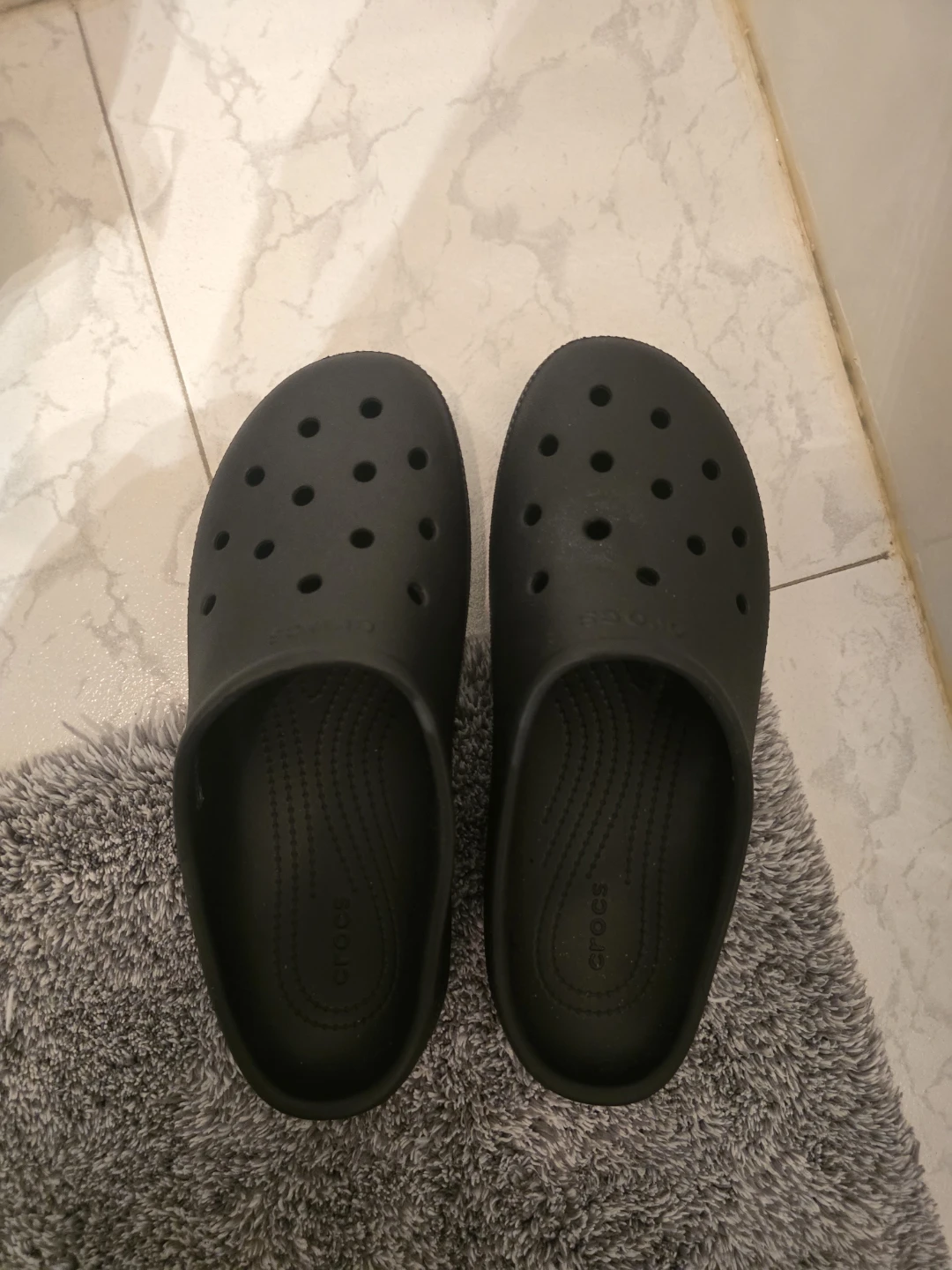 Women crocs size 9