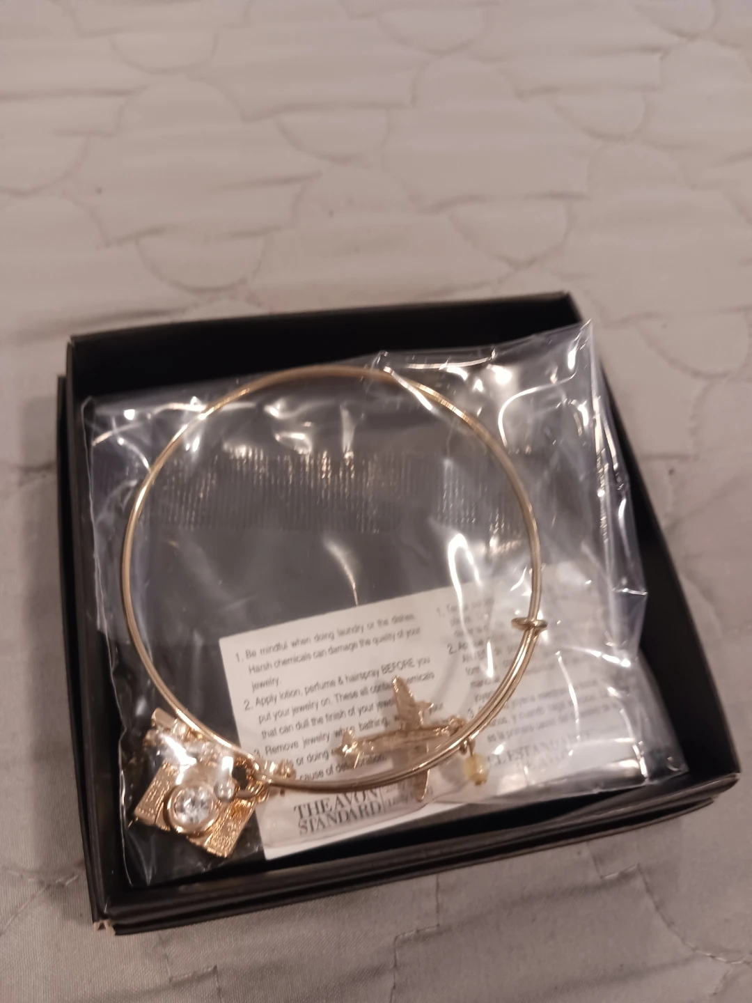 Avon Gold Tone Charm Bangle Bracelet - photo 2