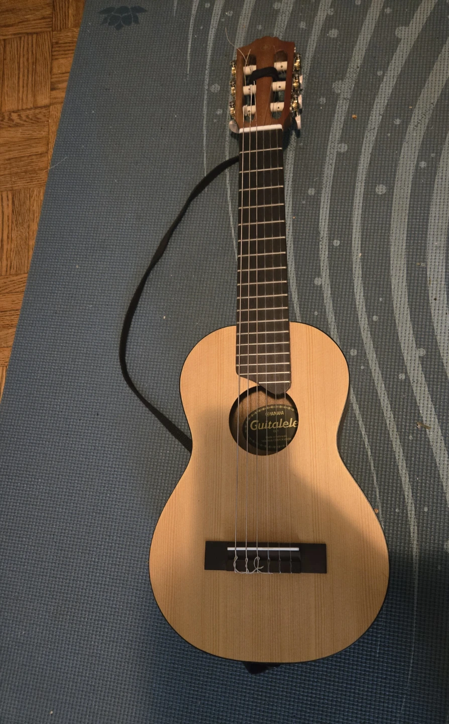 Yamaha GL-1 Guitalele