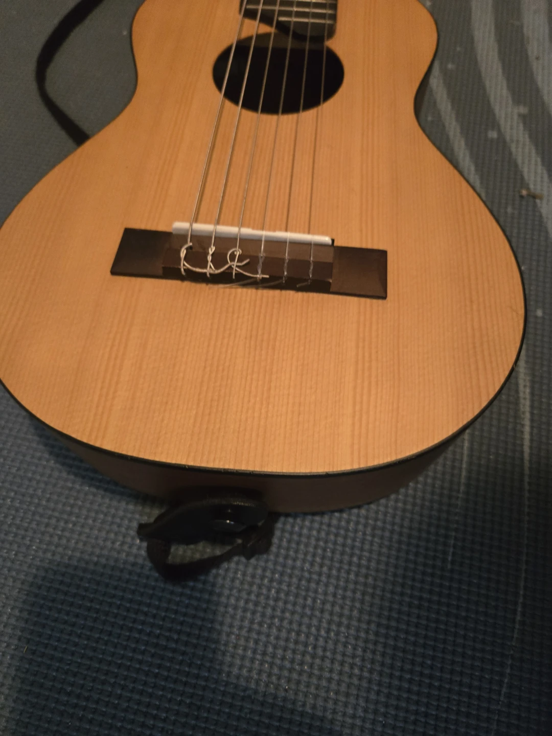 Yamaha GL-1 Guitalele - photo 2