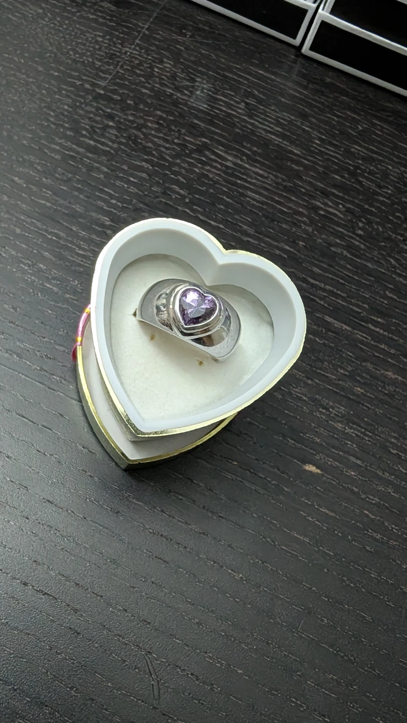 Vintage Purple Heart Amethyst Ring