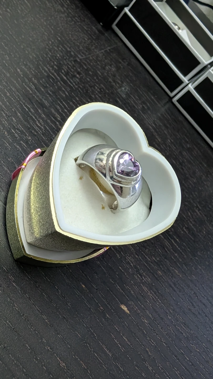 Vintage Purple Heart Amethyst Ring - photo 3
