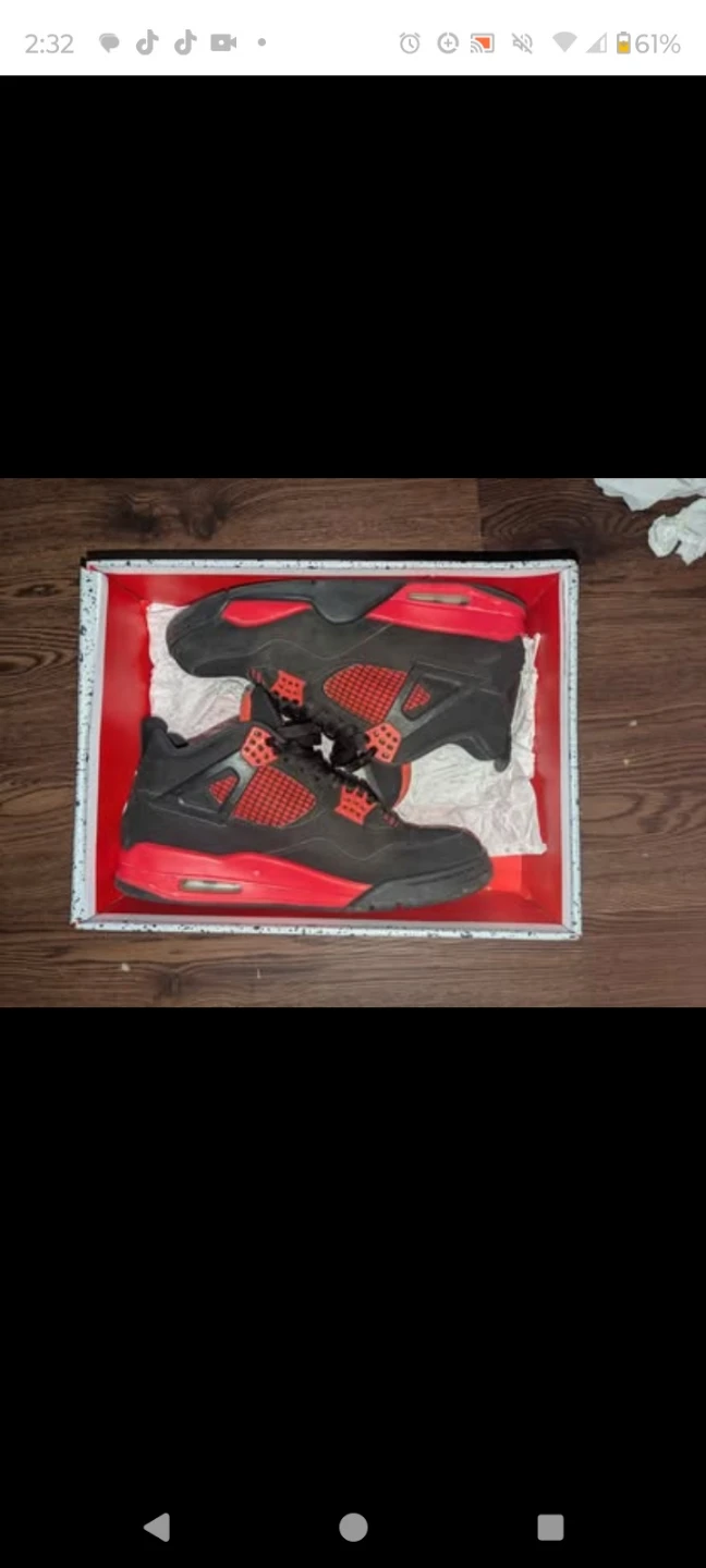 Air Jordan 4 red thunders