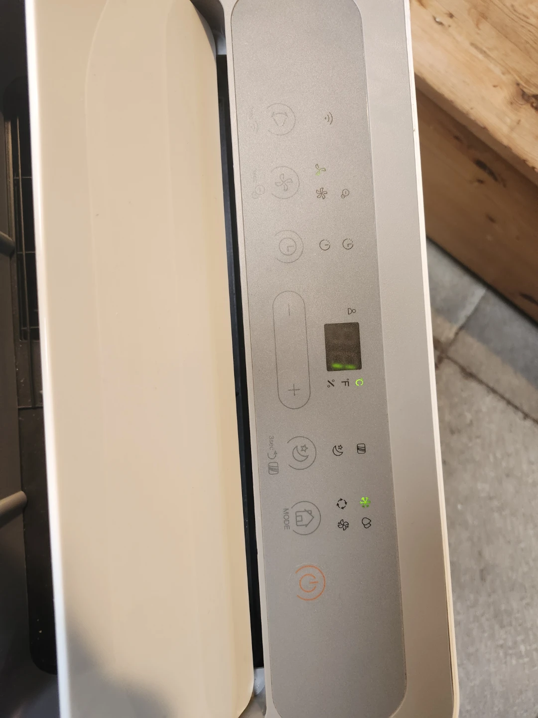 Midea Portable Air Conditioner Smart WIFI- 12000 BTU Like new - photo 4