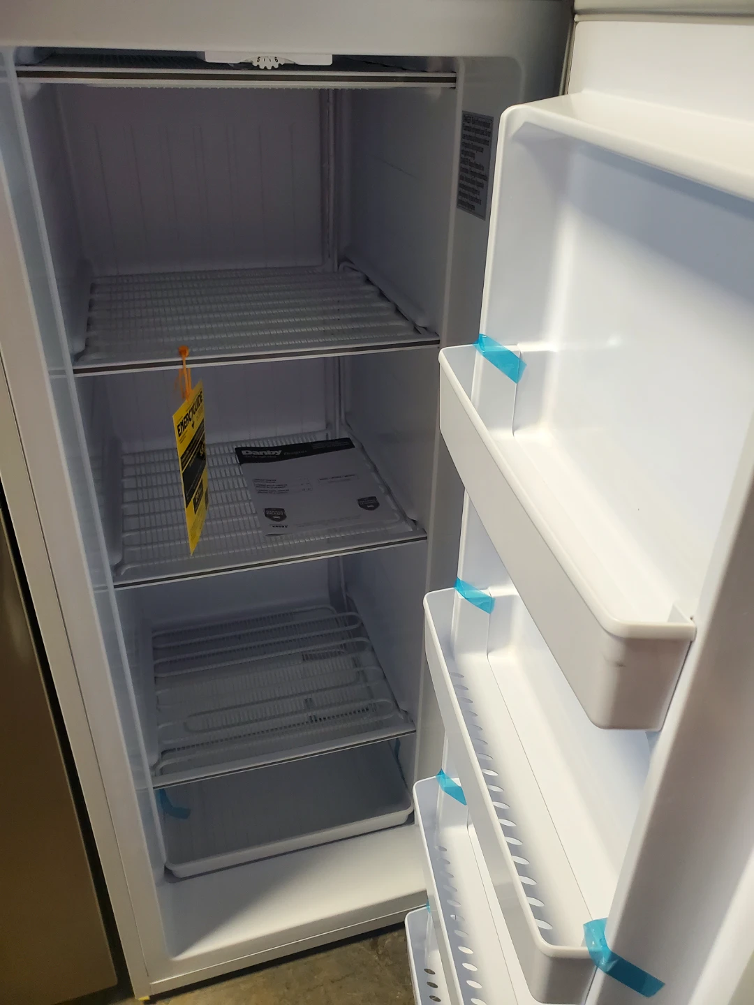 Danby White Upright Freezer brand new 10cu ft - photo 2