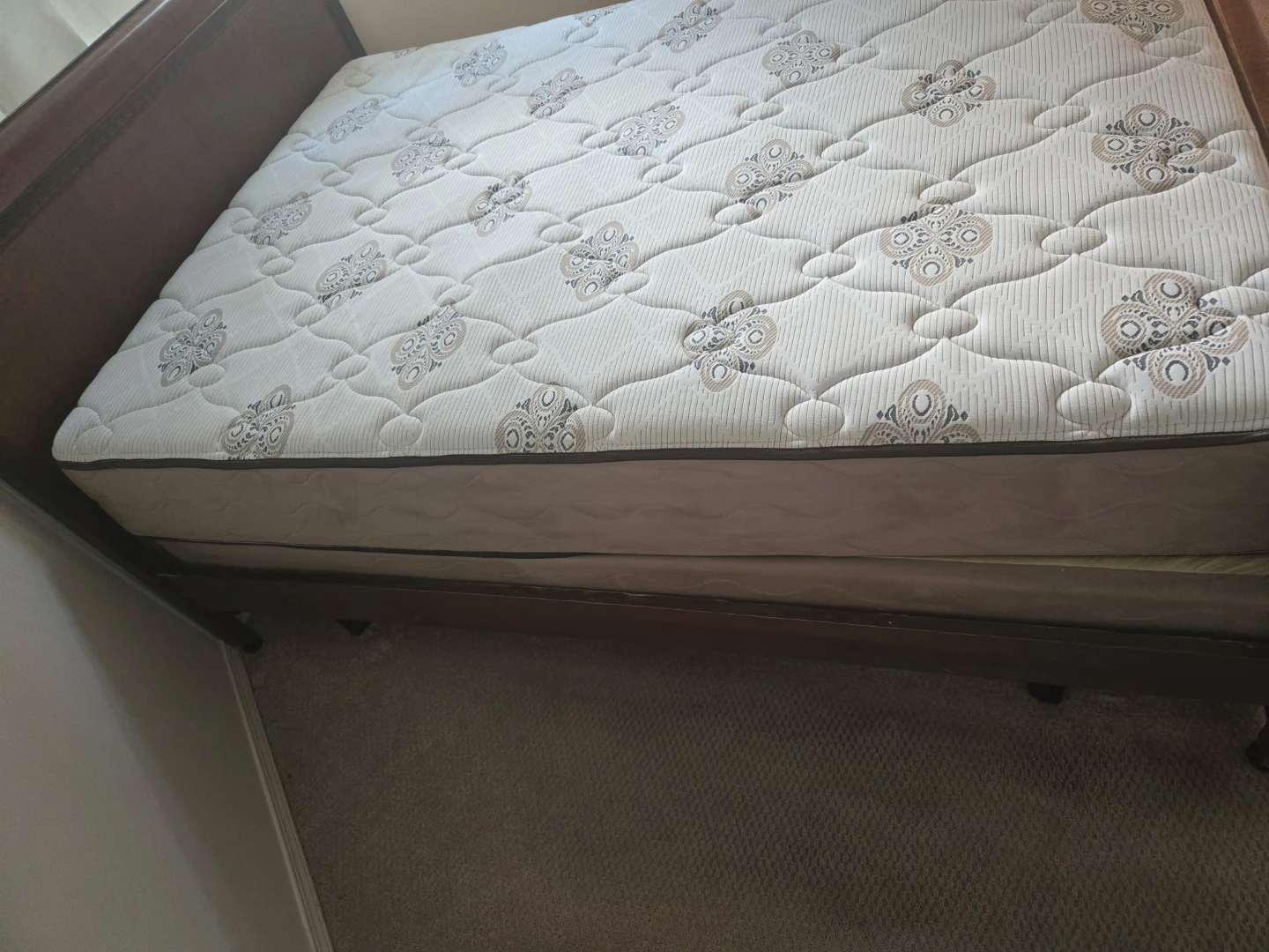 FREE Mattress and Box Spring Double/Full - photo 3