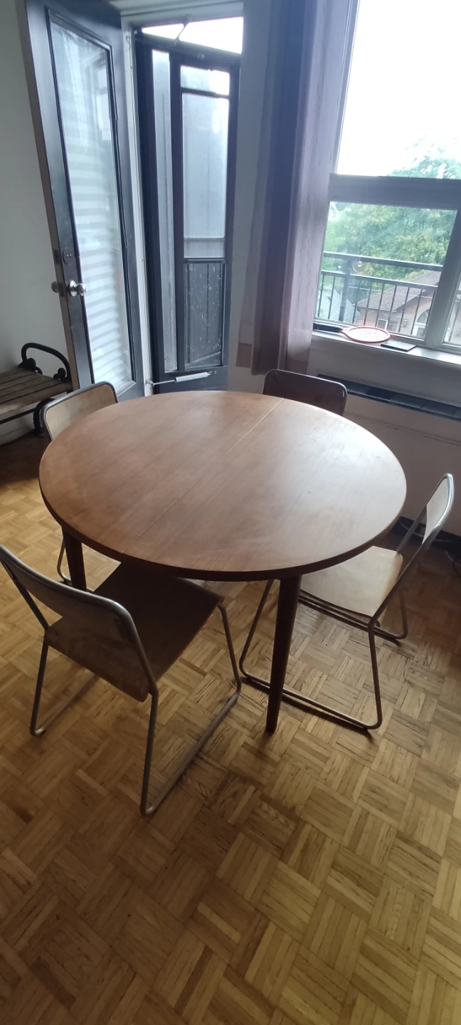 Set of 4 Modern Dining Chairs with Metal Frames - photo 2