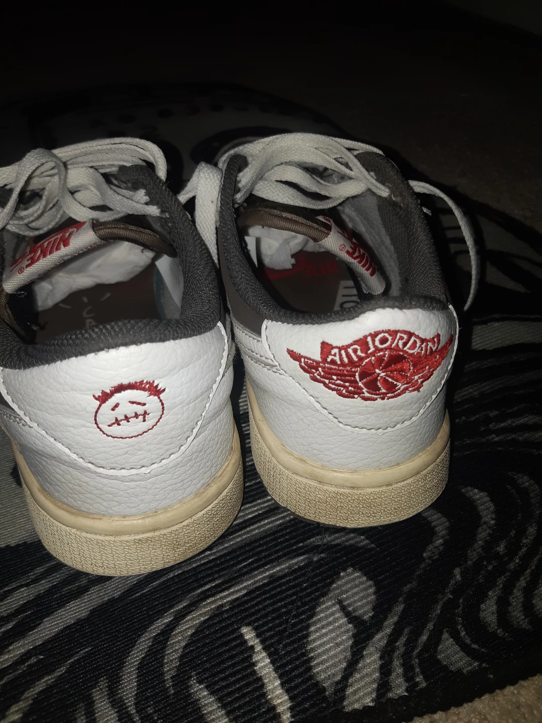 Travis Scott x Air Jordan 1 Low OG "Reverse Mocha" - photo 3