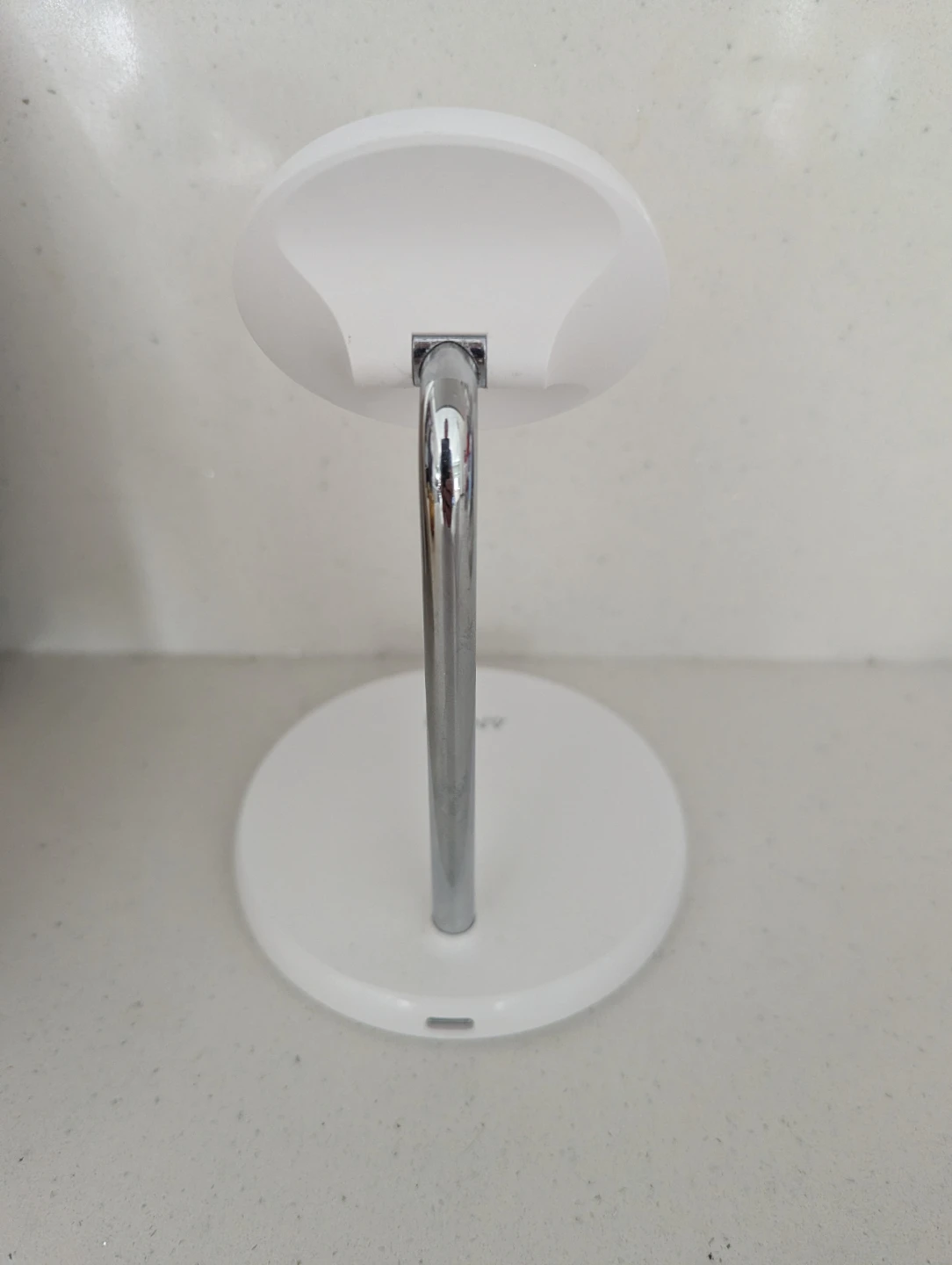 Anker Wireless Charging Stand - photo 2