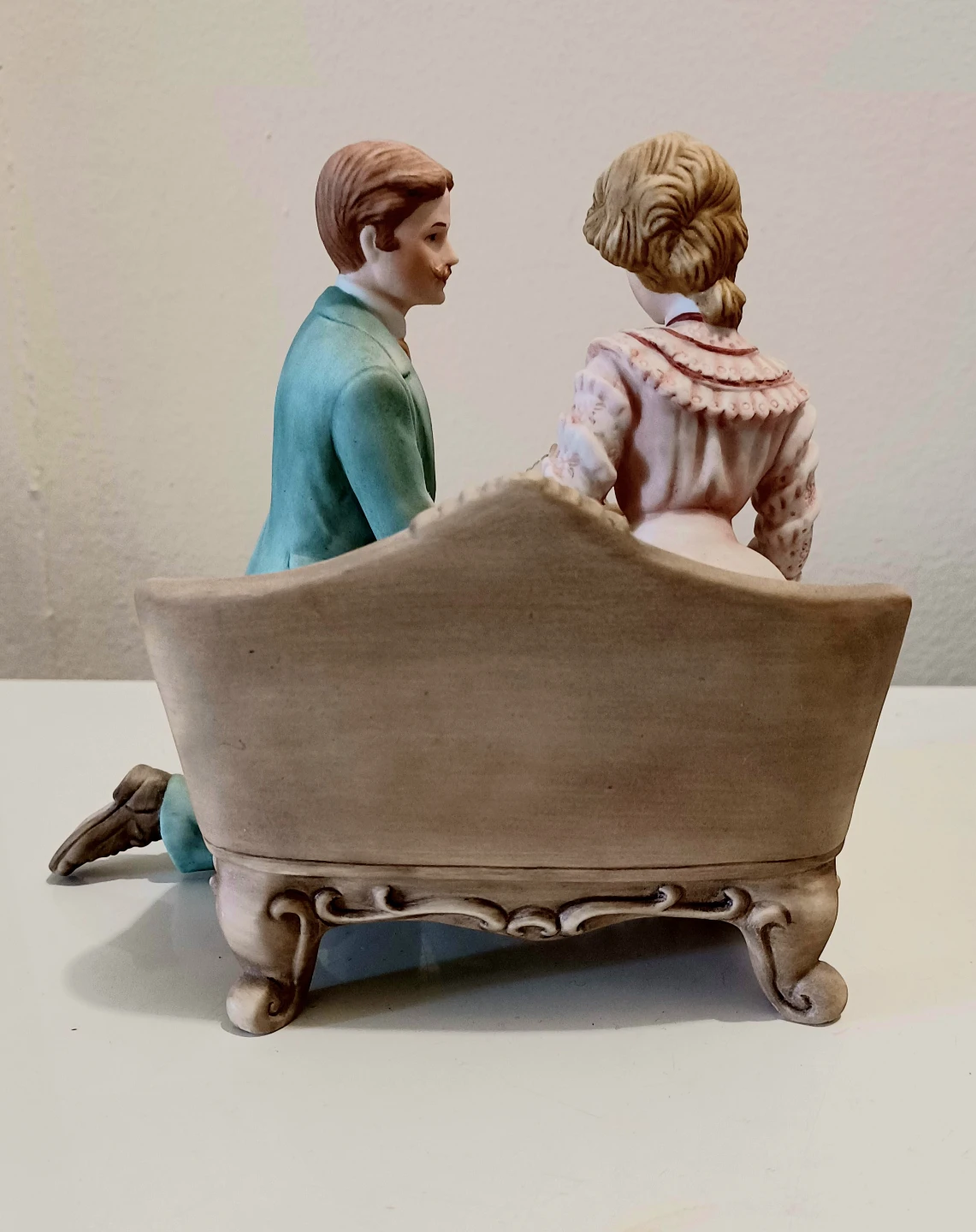 1984 Enesco Treasured Memories The Engagement Figurine - photo 4