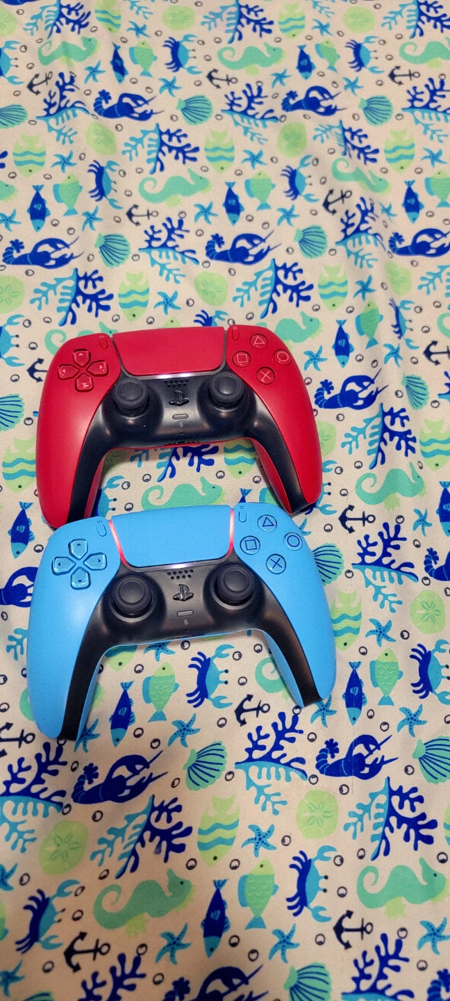 PlayStation 5 Console with 2 DualSense Controllers - photo 4