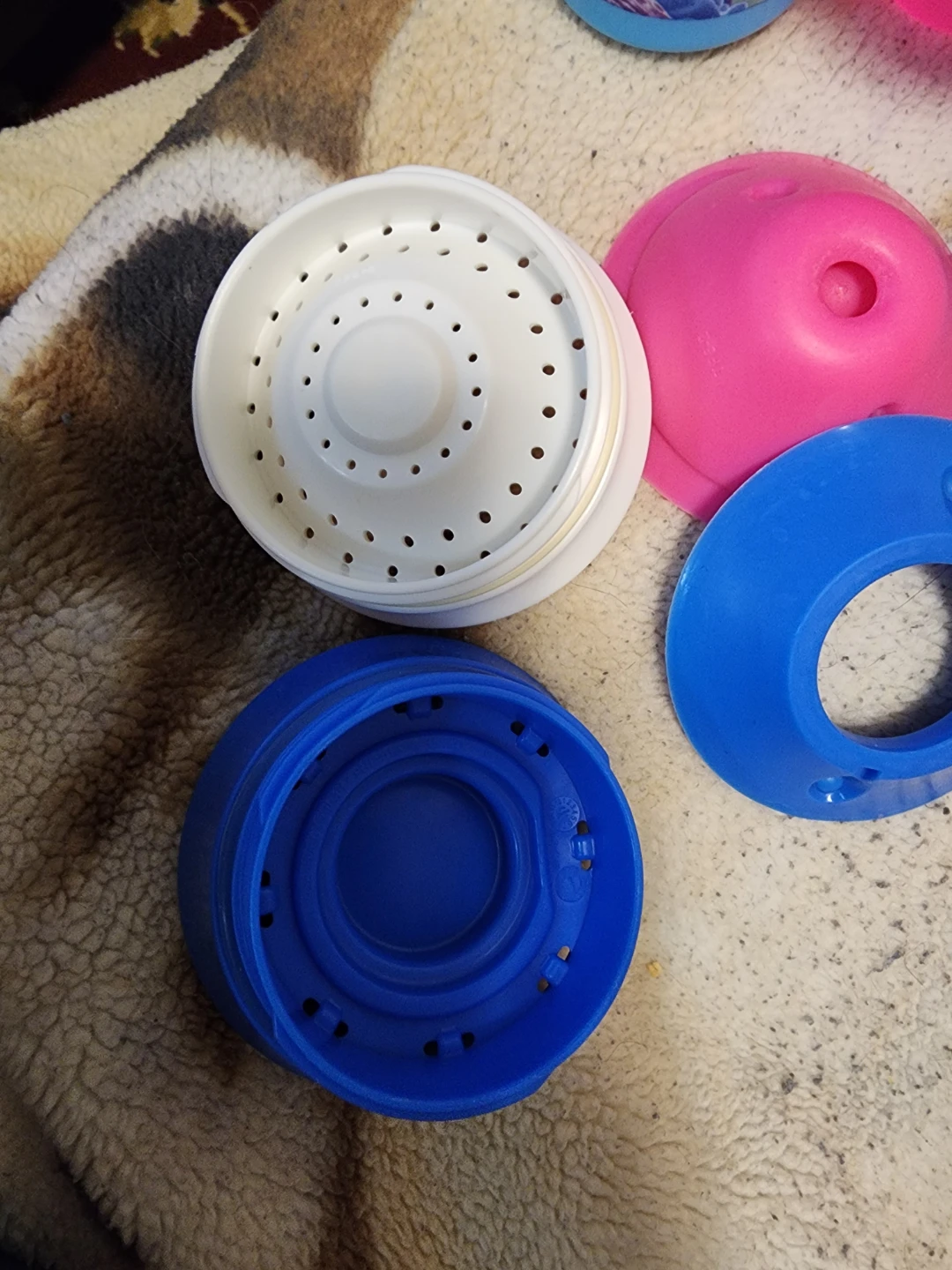 Baby/Toddler bowls with lids and 2 sipping cups - photo 4