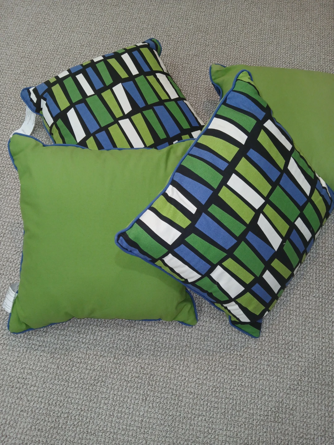 4 Throw Pillows - used for staging