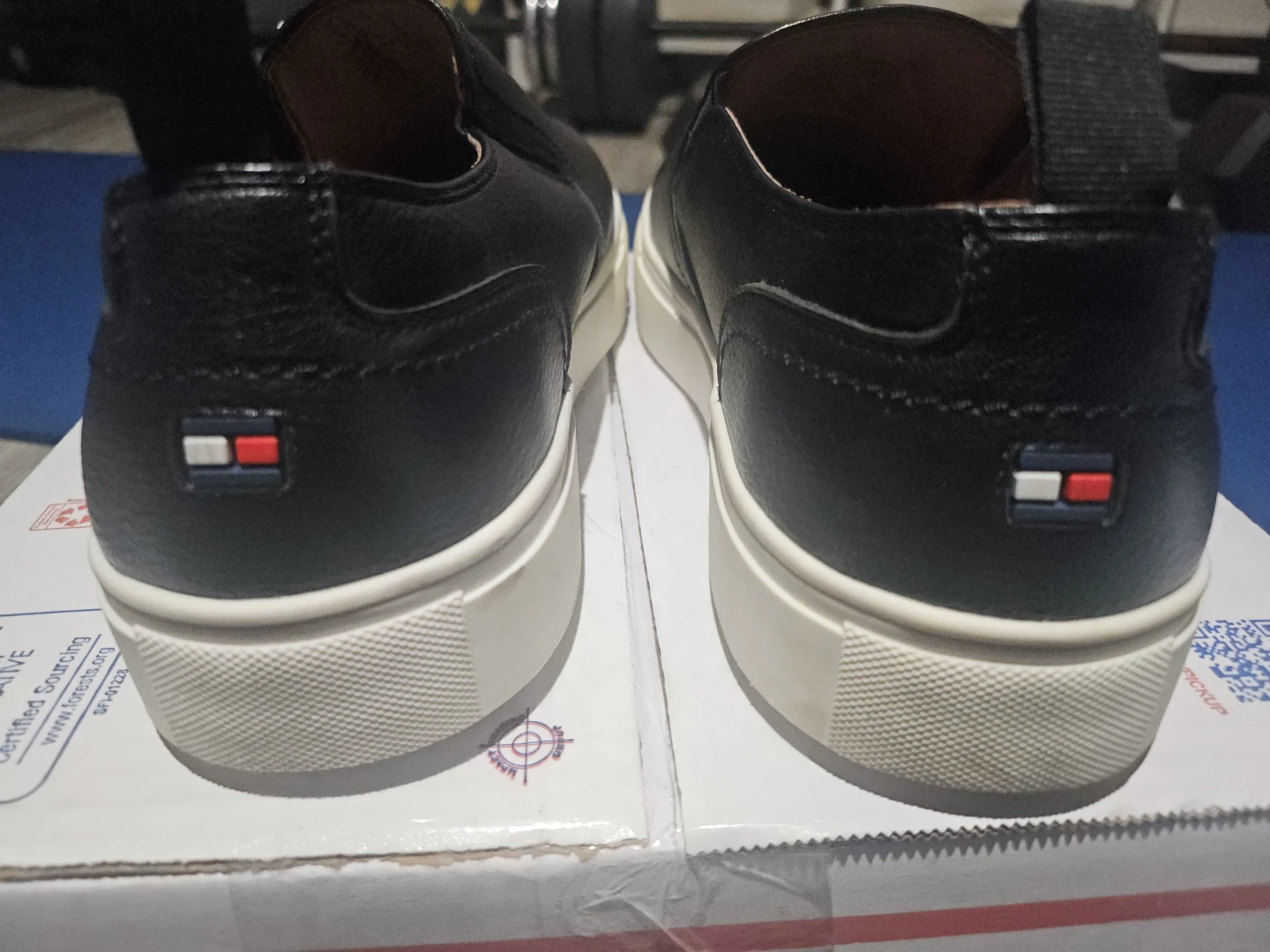 Tommy Hilfiger Men's Black Leather Slip-On Shoes Size 9.5 - photo 5