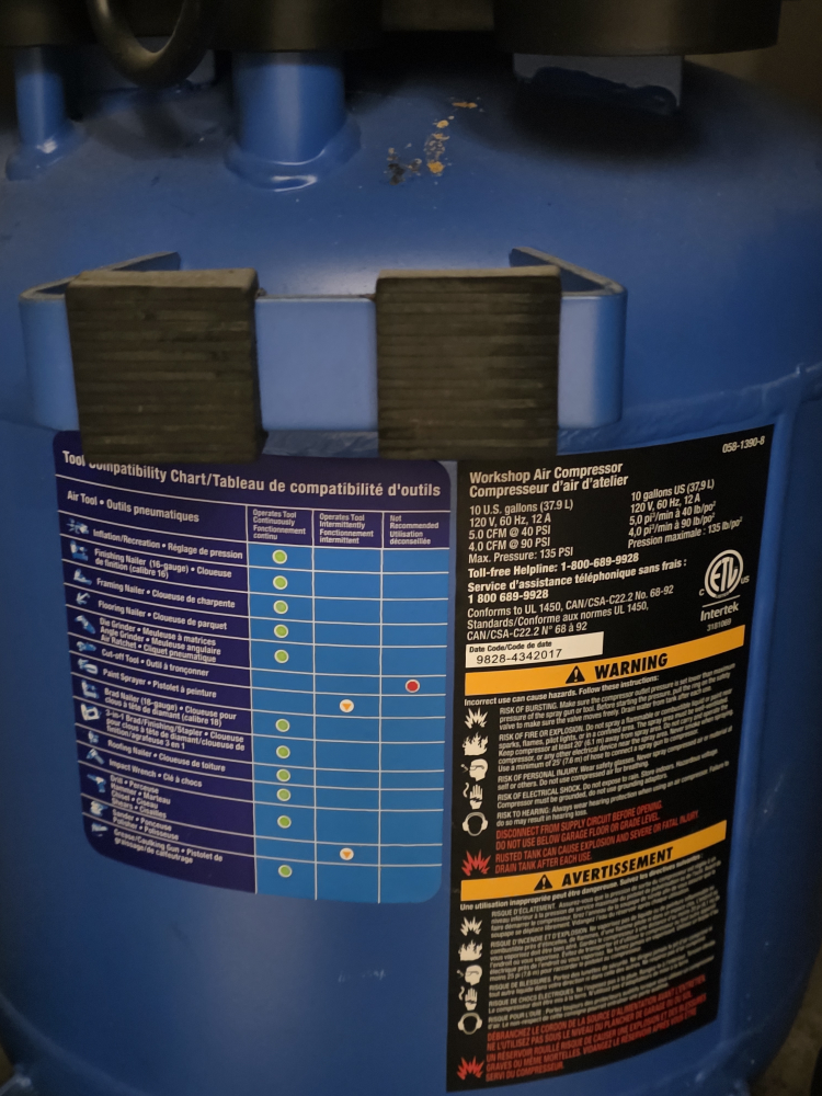Mastercraft 10 Gallon Air Compressor with Hose - photo 2