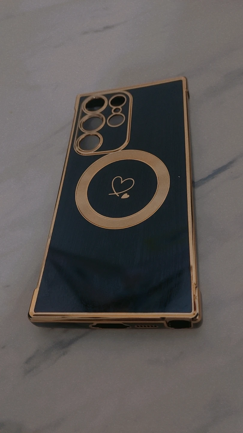 Phone Case with Ring Holder and Heart Design